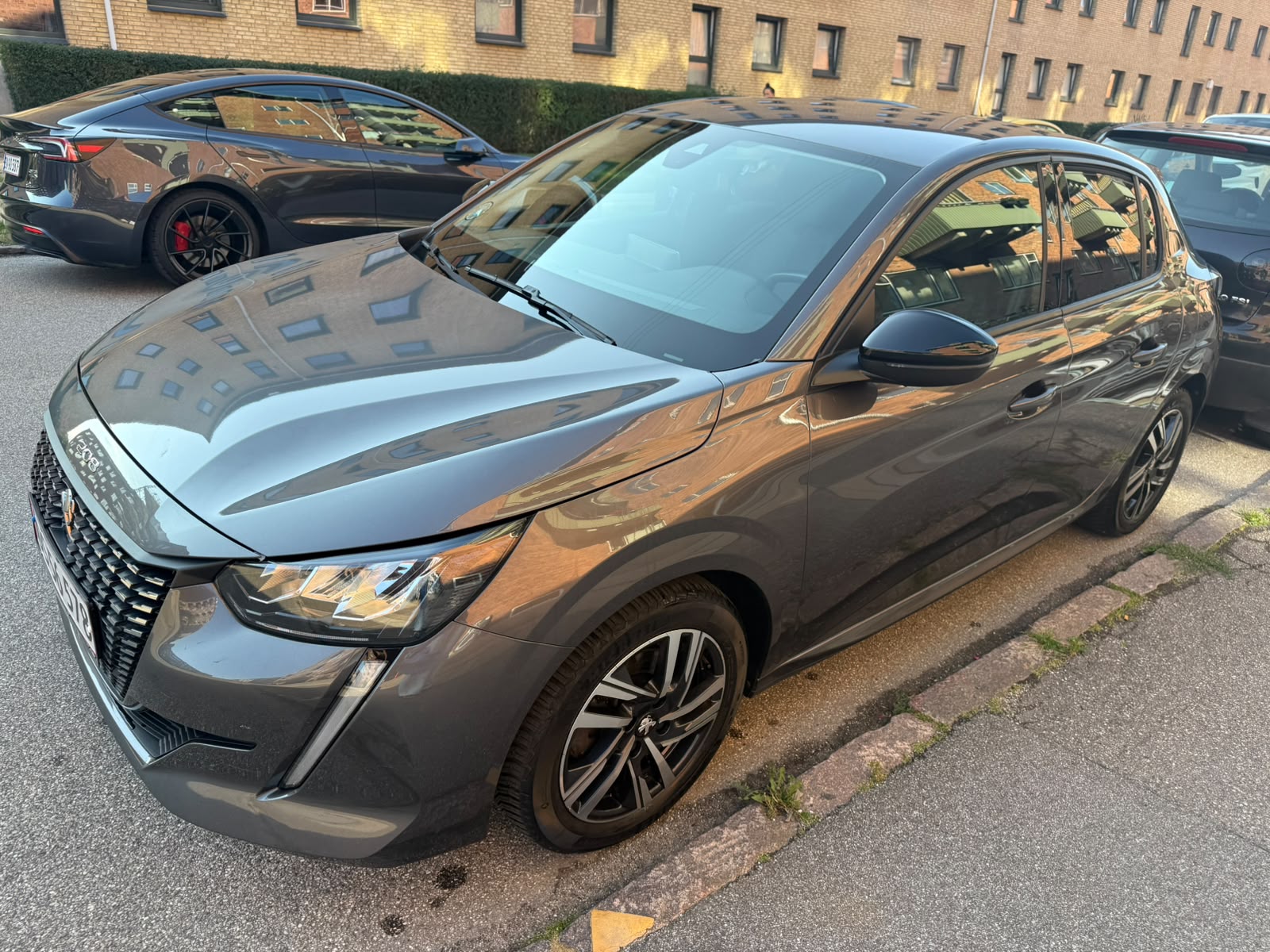 Peugeot 208 1.2 PureTech 100 hk 5d til salg hos Nabilli