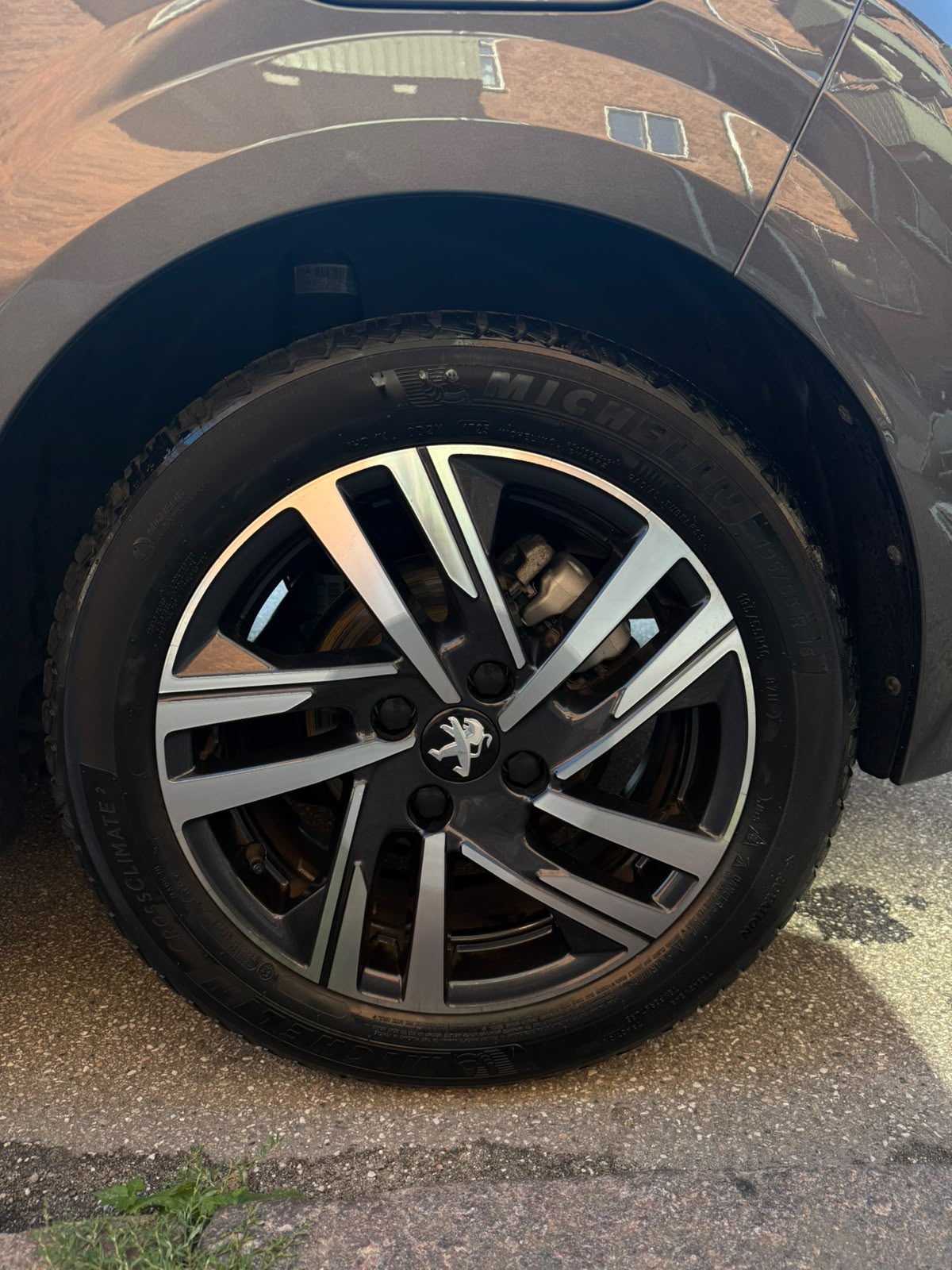 Peugeot 208 1.2 PureTech 100 hk 5d til salg hos Nabilli